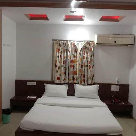 Hotel Rajdhani Hālol Eksteriør bilde